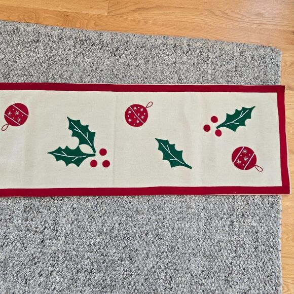 TAG Brand Wool Felt Christmas Table Mantel Runner 14 x 90 in Mistletoe Ornaments - Picture 2 of 7